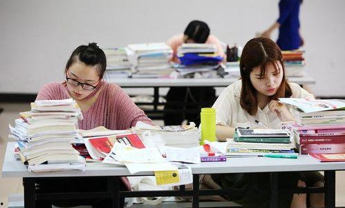 郑州爆料搬宿舍视频最新,搬宿舍视频引发热议，校园生活新篇章开启